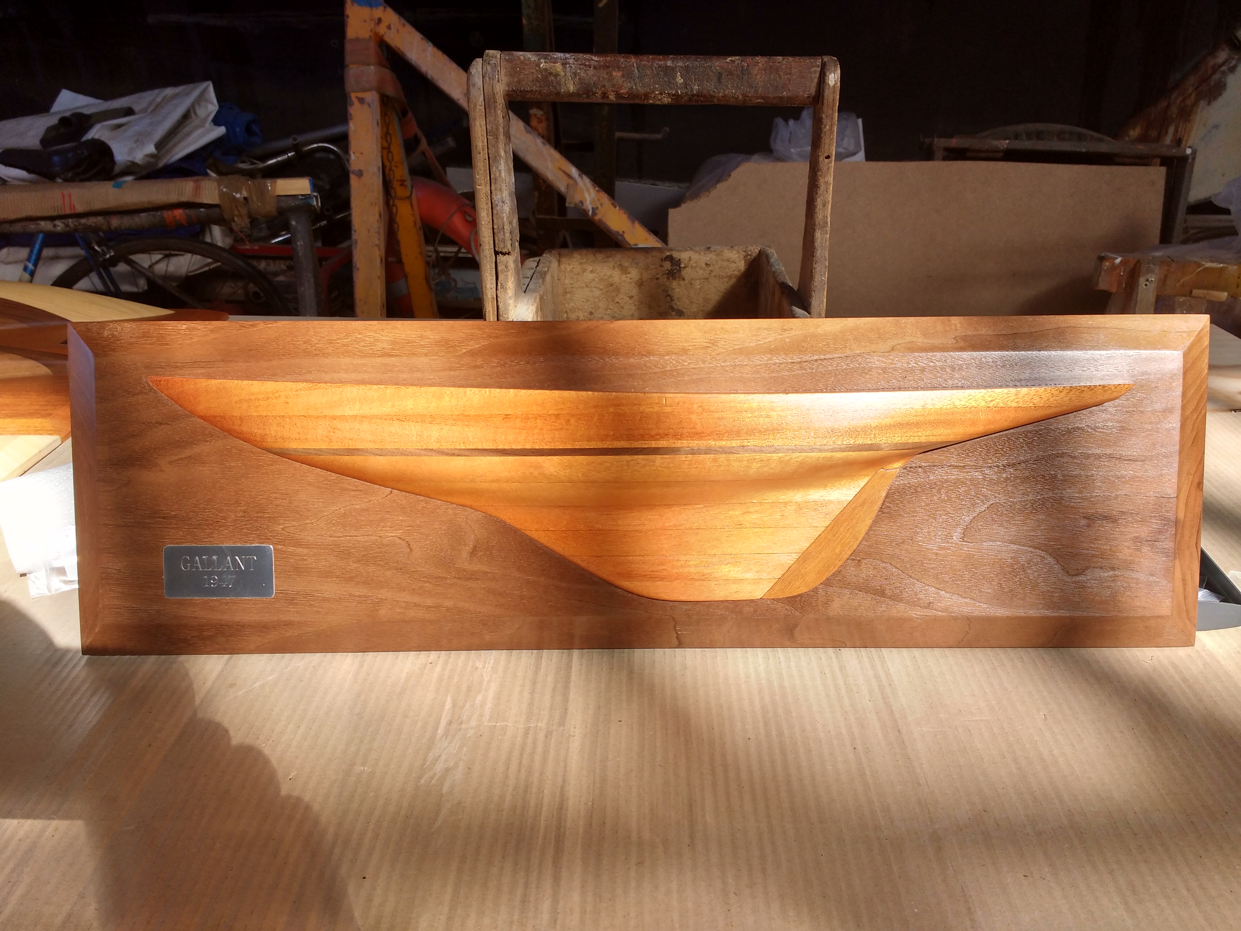 medios cascos de su embarcación