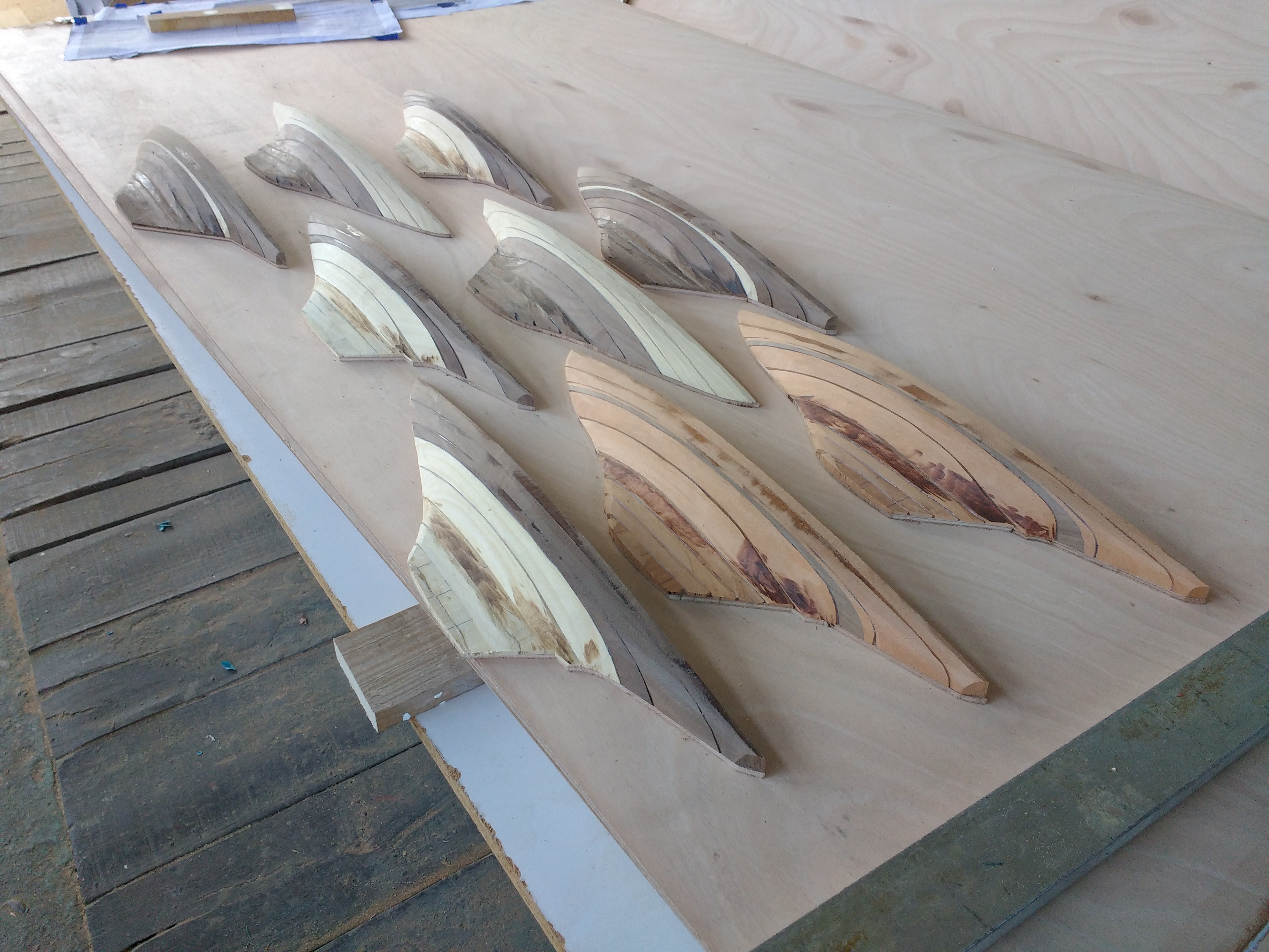 medios cascos de su embarcación