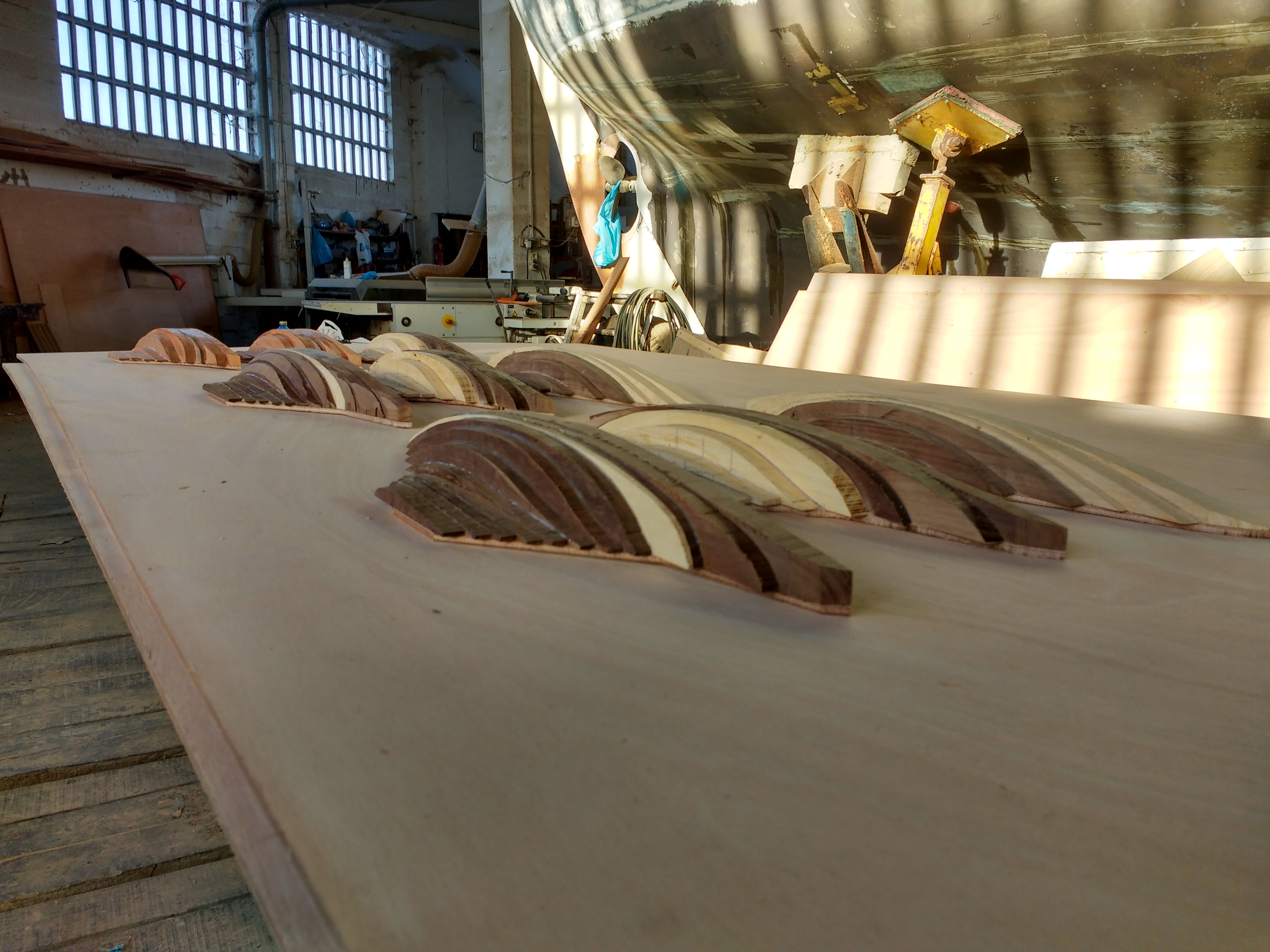 medios cascos de su embarcación