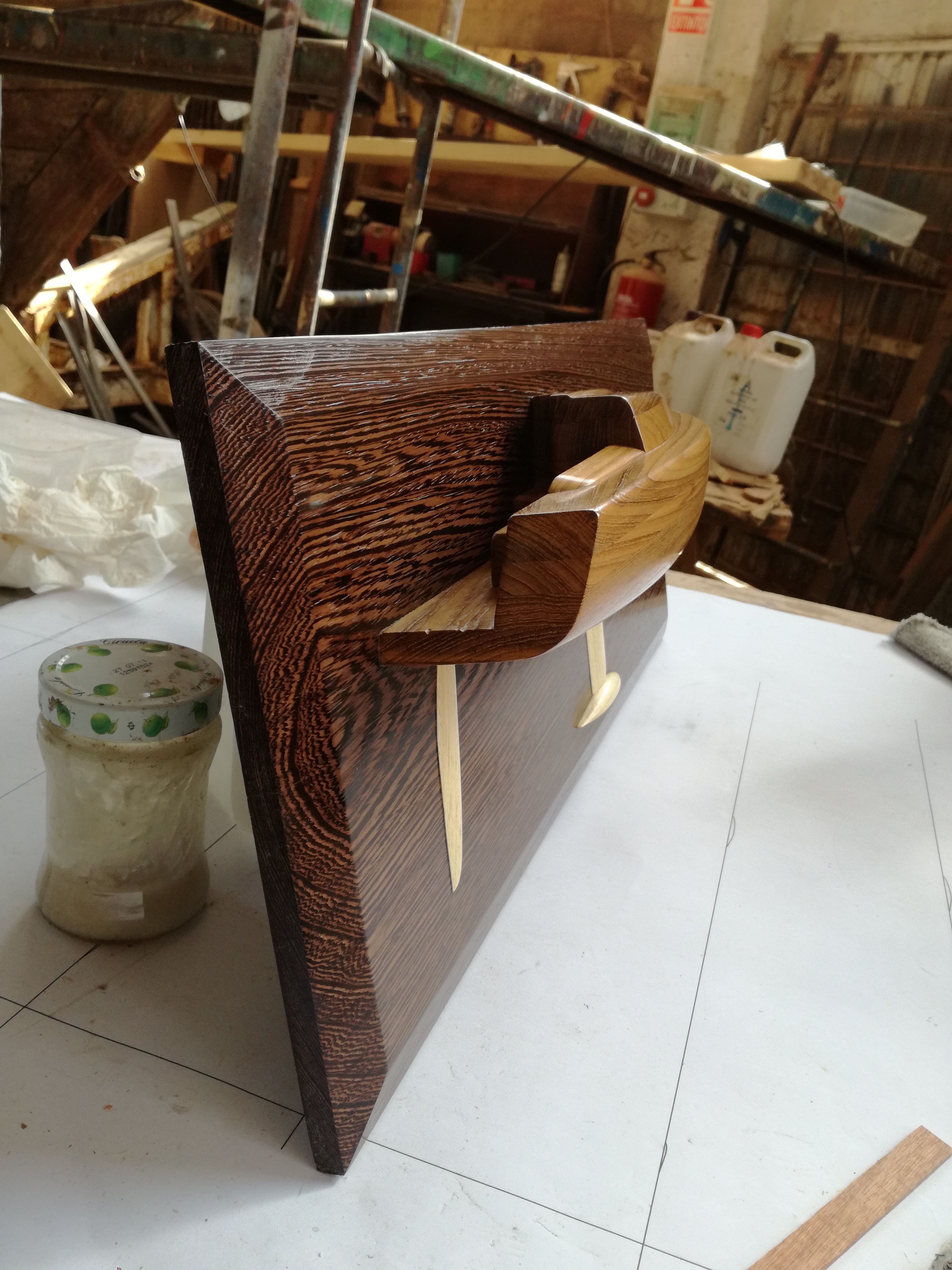 medios cascos de su embarcación