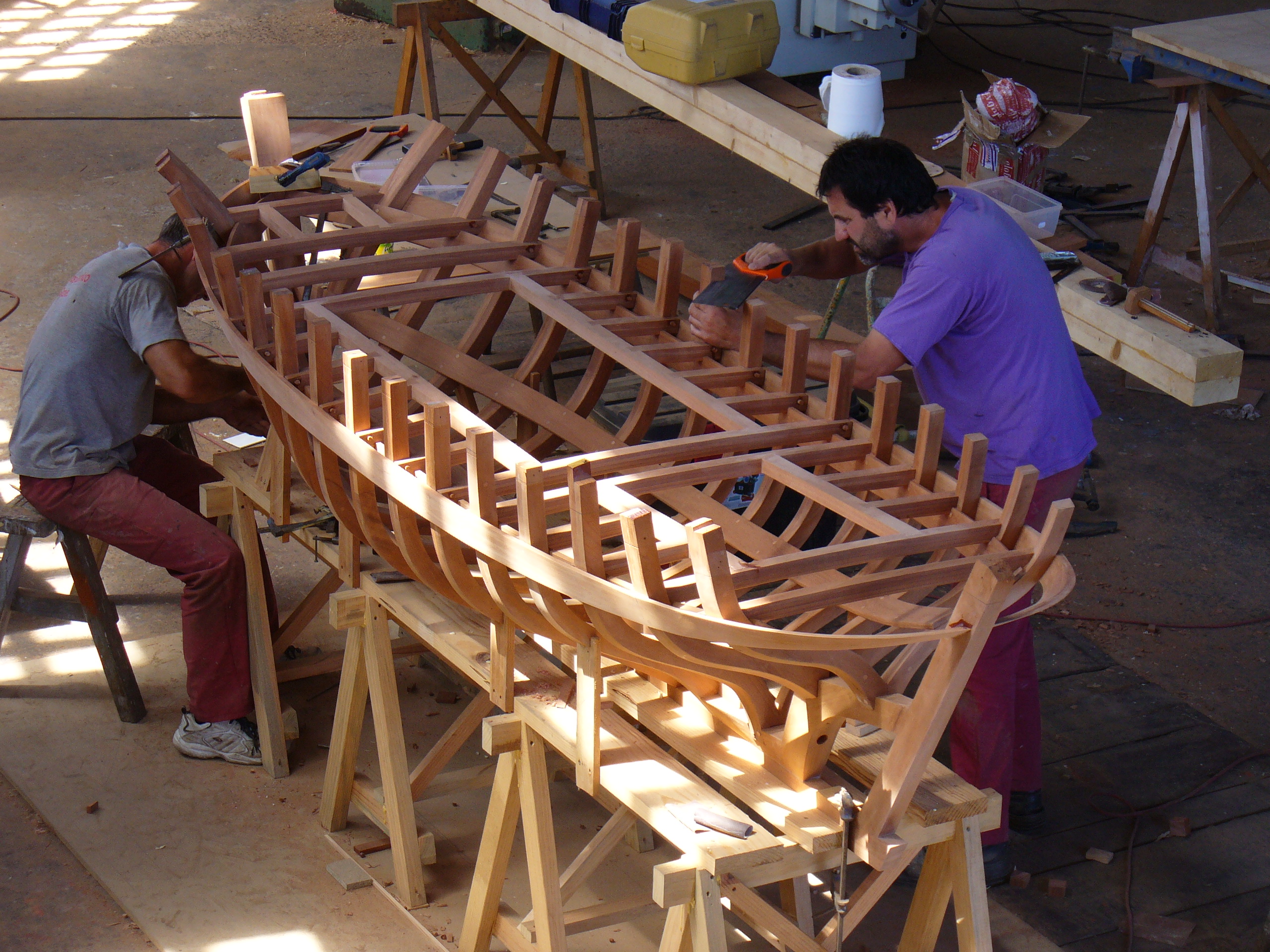 Mesa a partir de maqueta de galeón