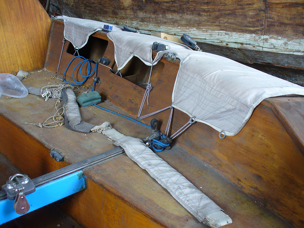 Dou-dou monotipo de regatas en chapa marina