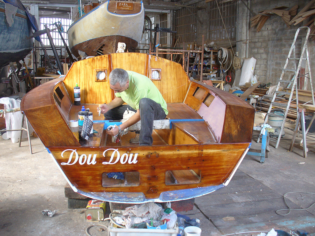 Dou-dou monotipo de regatas en chapa marina