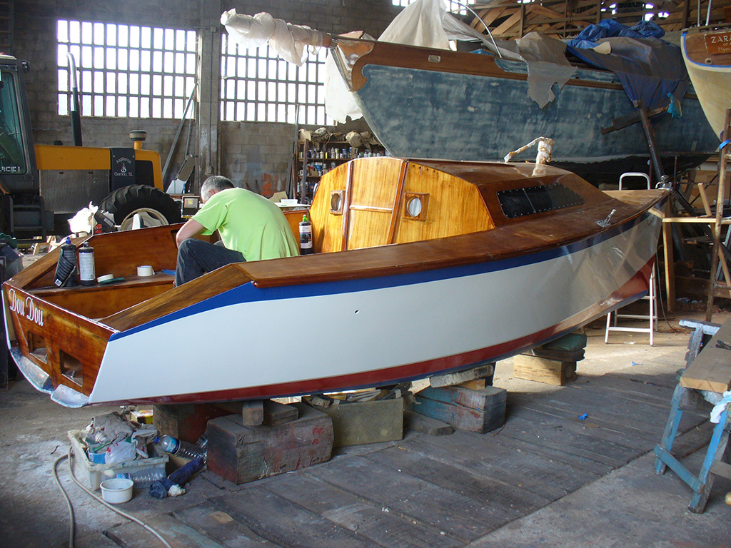 Dou-dou monotipo de regatas en chapa marina